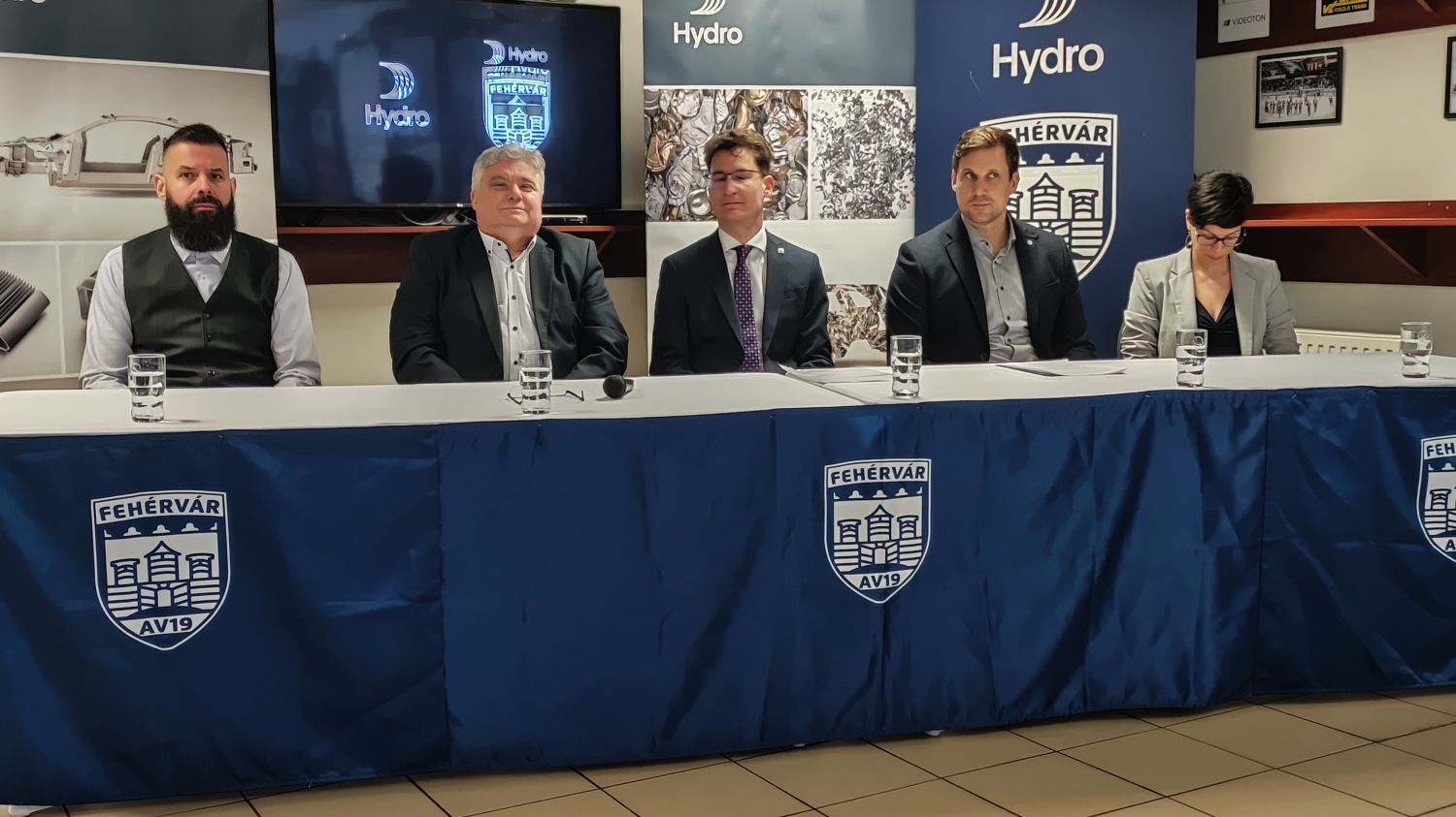 Jégkorong - A Hydro újabb három évig támogatja a Fehérvár AV19 csapatát